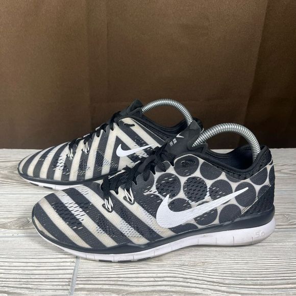 Nike Free Womens TR Fit 5.0 Black White Running Shoes Athletic Sneaker Size 8 - Picture 4 of 9